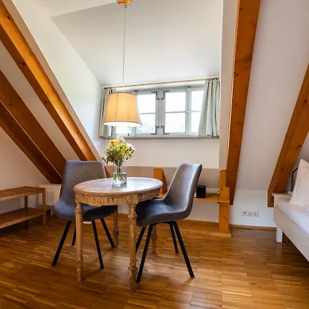 Weingut Haus Steinbach 酒店 拉德博伊尔