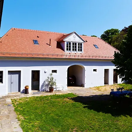 Weingut Haus Steinbach 酒店 4*