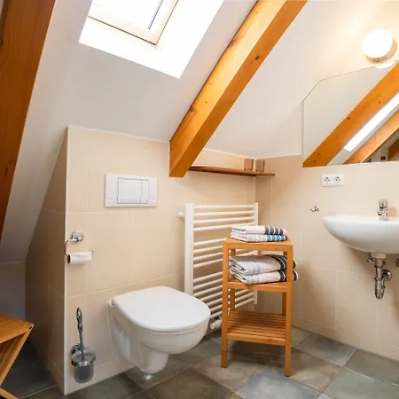 Weingut Haus Steinbach 酒店 4*