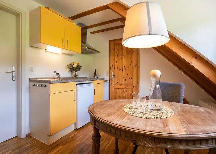 فندق Weingut Haus Steinbach 4*