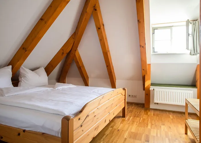 Weingut Haus Steinbach فندق 4*